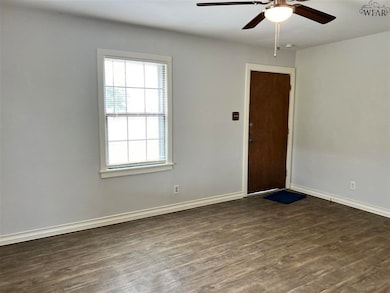 202 Fm 367 E, Iowa Park, TX 76367 - photo 3