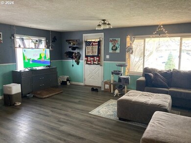 289 Ingle St, Mount Vernon, OR 97865 - photo 6