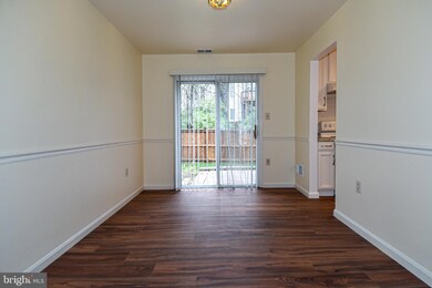 9939 Capperton Dr, Oakton, VA 22124 - photo 6