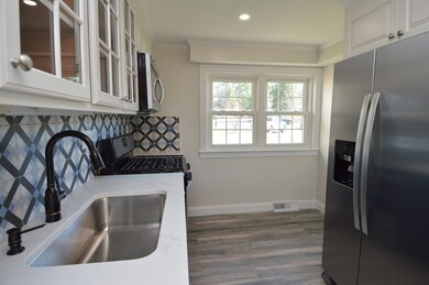 13 Hemlock Cir, Millis, MA 02054 - photo 6