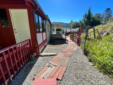 Walkway to Backyard