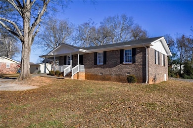 200 Capitol Ave, Winder, GA 30680 - photo 2