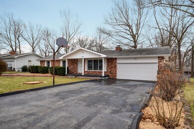 202 W Oak St-37