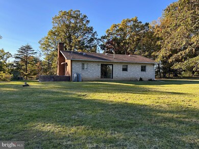 634 Pious Ridge Rd, Berkeley Springs, WV 25411 - photo 4