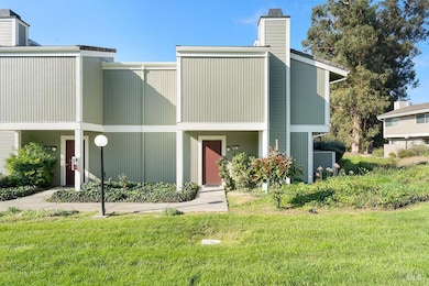 705 Hermes unit 5, Hercules, CA 94547 - photo 2