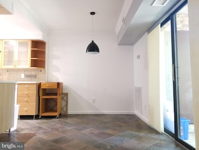 2242 Castle Rock Square unit 2B, Reston, VA 20191 - photo 4