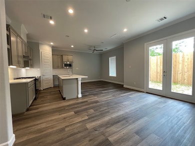 911 W 35th St, Houston, TX 77018 - photo 4