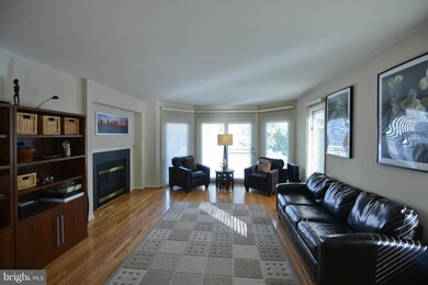 20857 Channel Ct, Sterling, VA 20165 - photo 2