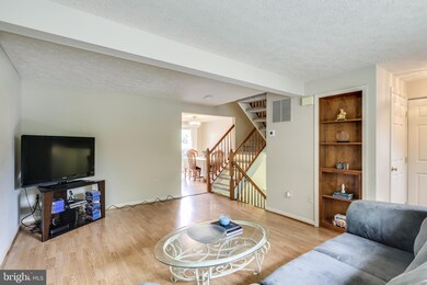 1558 Saint Lawrence Ct, Frederick, MD 21701 - photo 4