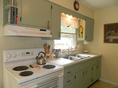 330 Madison Ave unit 332 Madison Av East, Rensselaer, NY 12144 - photo 4