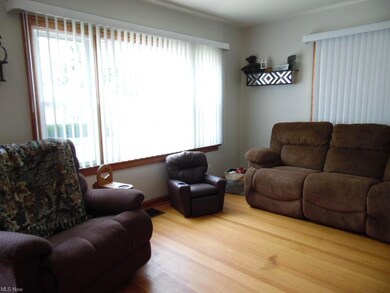 1628 Adams St, Coshocton, OH 43812 - photo 4