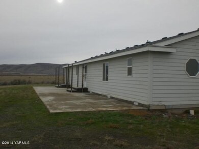 561-824790-back of home right angle