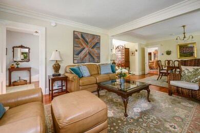005-photo-living-room-8459242