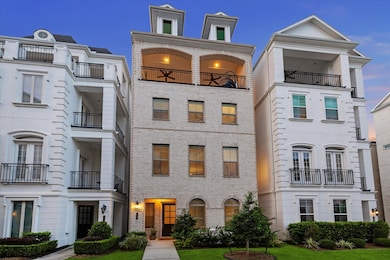 846 Dunleigh Meadows is a stylish freestanding tow