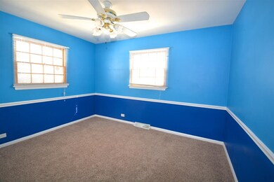 1040 Alder Ln, Naperville, IL 60540 - photo 5