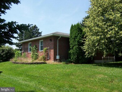 17528 Woodlawn Dr, Hagerstown, MD 21740 - photo 6