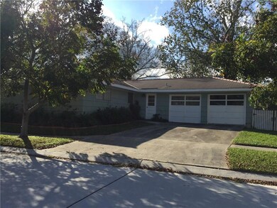 GARAGE / SIDE VIEW