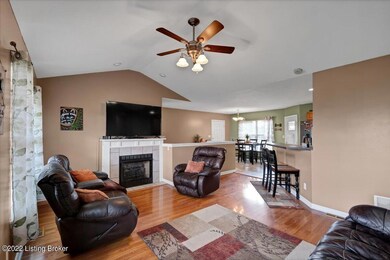 440 Helmwood Cir, Mount Washington, KY 40047 - photo 5