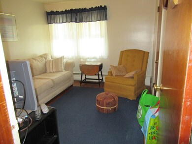 547 Pleasant St, Franklin, MA 02038 - photo 3