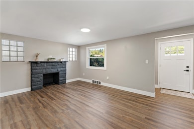 4596 Echo Glen Dr, Pittsburgh, PA 15236 - photo 3