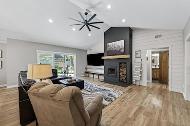 208 Iris St, Saint Paul, MN 55115 - photo 6