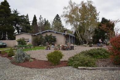 501 Hazel St, Central Point, OR 97502 - photo 3