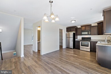 2075 Clinton Ave, Chambersburg, PA 17201 - photo 4