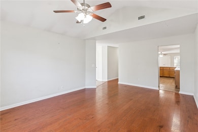 105 Adams Ct, Brunswick, GA 31525 - photo 6