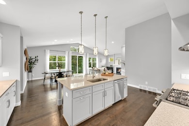 W212N6064 Legacy Trail, Menomonee Falls, WI 53051 - photo 7