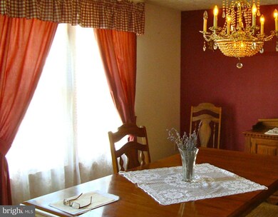 9079 Waltham Woods Rd, Parkville, MD 21234 - photo 5