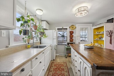 59 Pine St, Coatesville, PA 19320 - photo 5