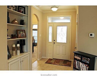Entry/Foyer.
