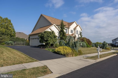 1657 E Thistle Dr, Reading, PA 19610 - photo 2