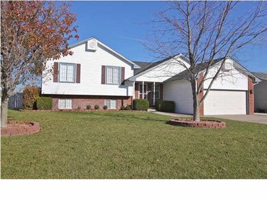 VINYL SIDING.. LOW MAINTENANCE!