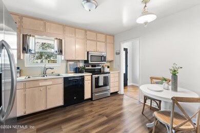 704 Acapulco Rd, Jacksonville, FL 32216 - photo 6