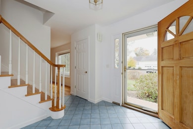 44 Deer Run Rd, Fairfield, CT 06824 - photo 2