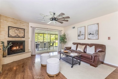 26751 Winsome Cir, Newhall, CA 91321 - photo 3