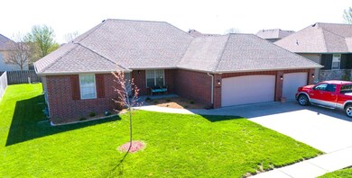 1356 S Appomattox Ave, Republic, MO 65738 - photo 2