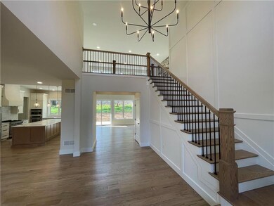 WIDE COVERED ENTRY