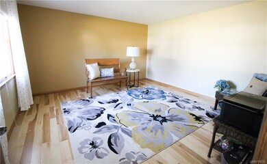 7269 Balla Dr, North Tonawanda, NY 14120 - photo 6