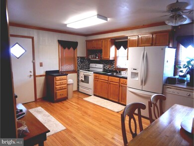 384 Walnut Ave, Gloucester City, NJ 08030 - photo 5