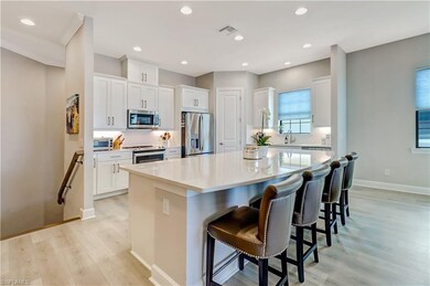 Light & Bright Kitchen with Stainless Steel Applia