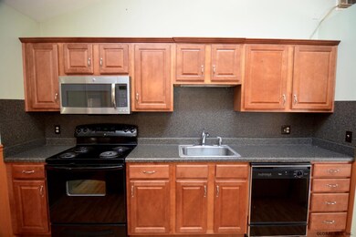 32 Norbrick Dr, Albany, NY 12205 - photo 4