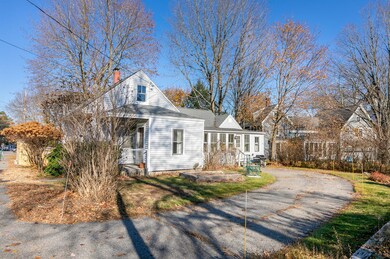 22 W Elm St Yarmouth ME 04096-large-002-
