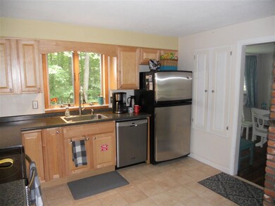 9 Cindy Ave, Claremont, NH 03743 - photo 4