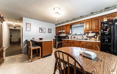 320 Willard Ave, Lincoln, IL 62656 - photo 6