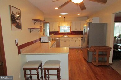 605 Hilltop Rd, Catonsville, MD 21228 - photo 7