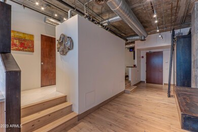 21 E 6th-006-022-Foyer 3-MLS_Size