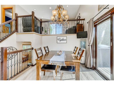 14 Dining Room