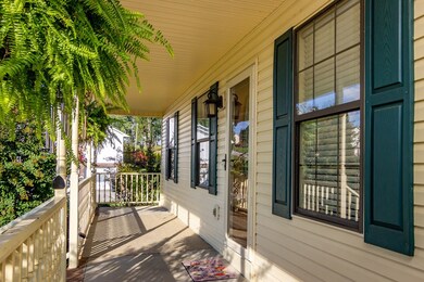 Great covered front porch